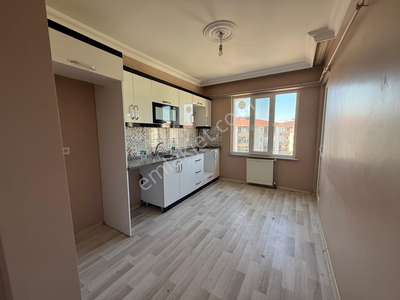 Çorlu Çobançeşmede 2+1 - 100m2 Satılık İskanlı Daire