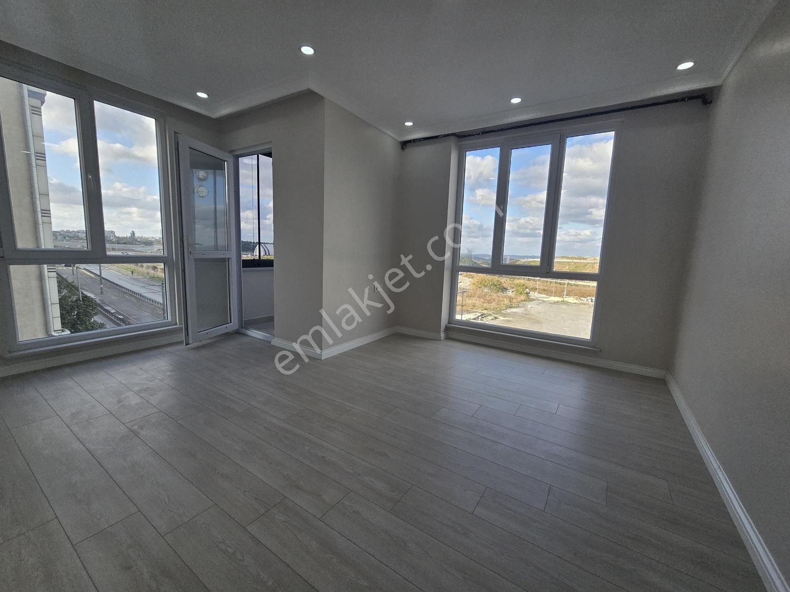 Pusula İnş.tan Malkoçoglu Mah Cadde Uzerinde 70m2 3kat Daire