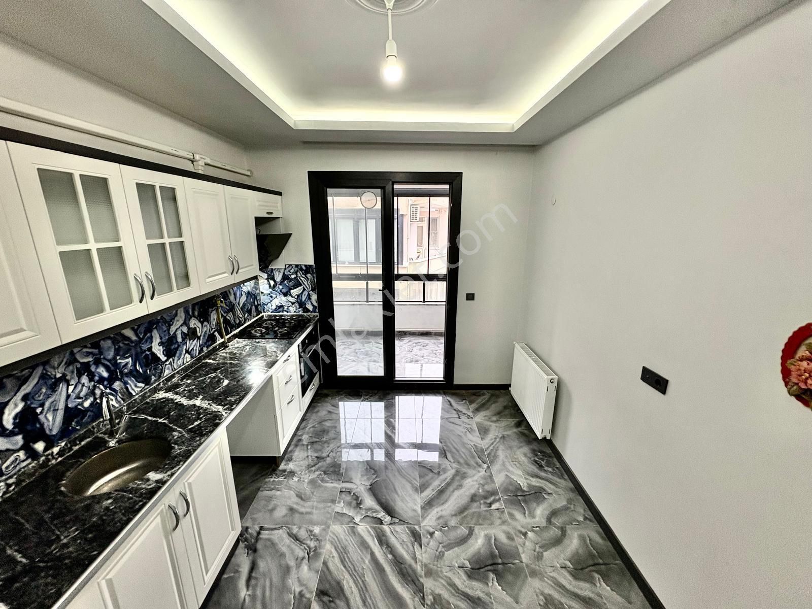 🏡 Referans'tan Akçay'da Ayrı Mutfak Ön Cephe 2+1 Daire - Görsel 2