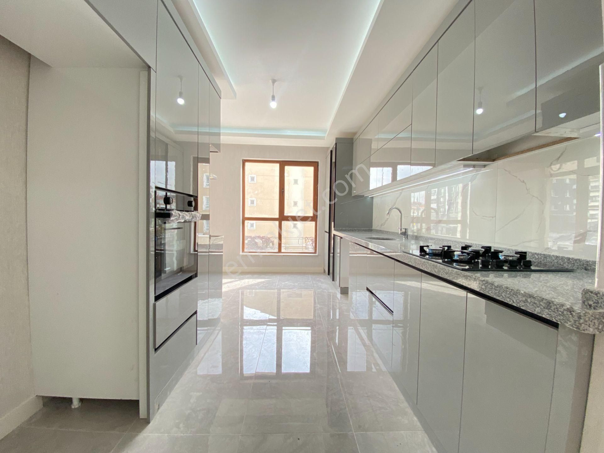 Gökçe Emlak'tan Sarayda Sıfır Yapı Ultralüx 2+1 Satılık Daire