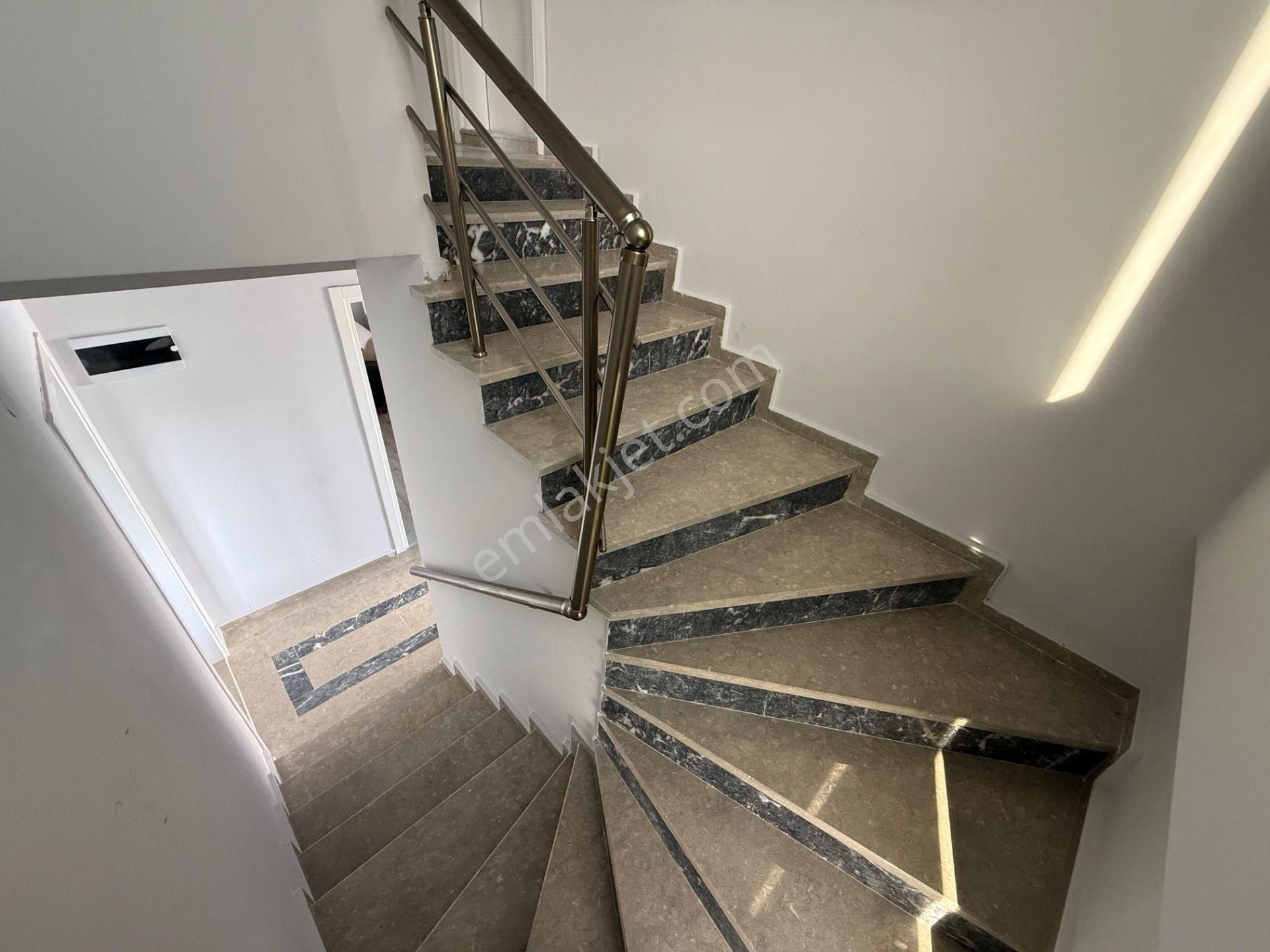 İzmir Dikili Cumhuriyet Mahalle Satılık Sıfır 4+1 Müstakil Villa - Görsel 16