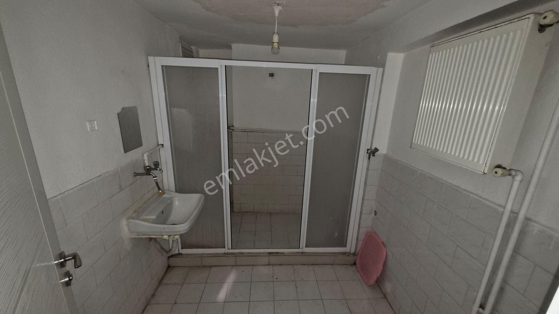 Kent Emlak'tan Natoyolu Caddesi Üzerinde 2+1 Kot-1 De Balkonlu Satılık Daire - Görsel 5