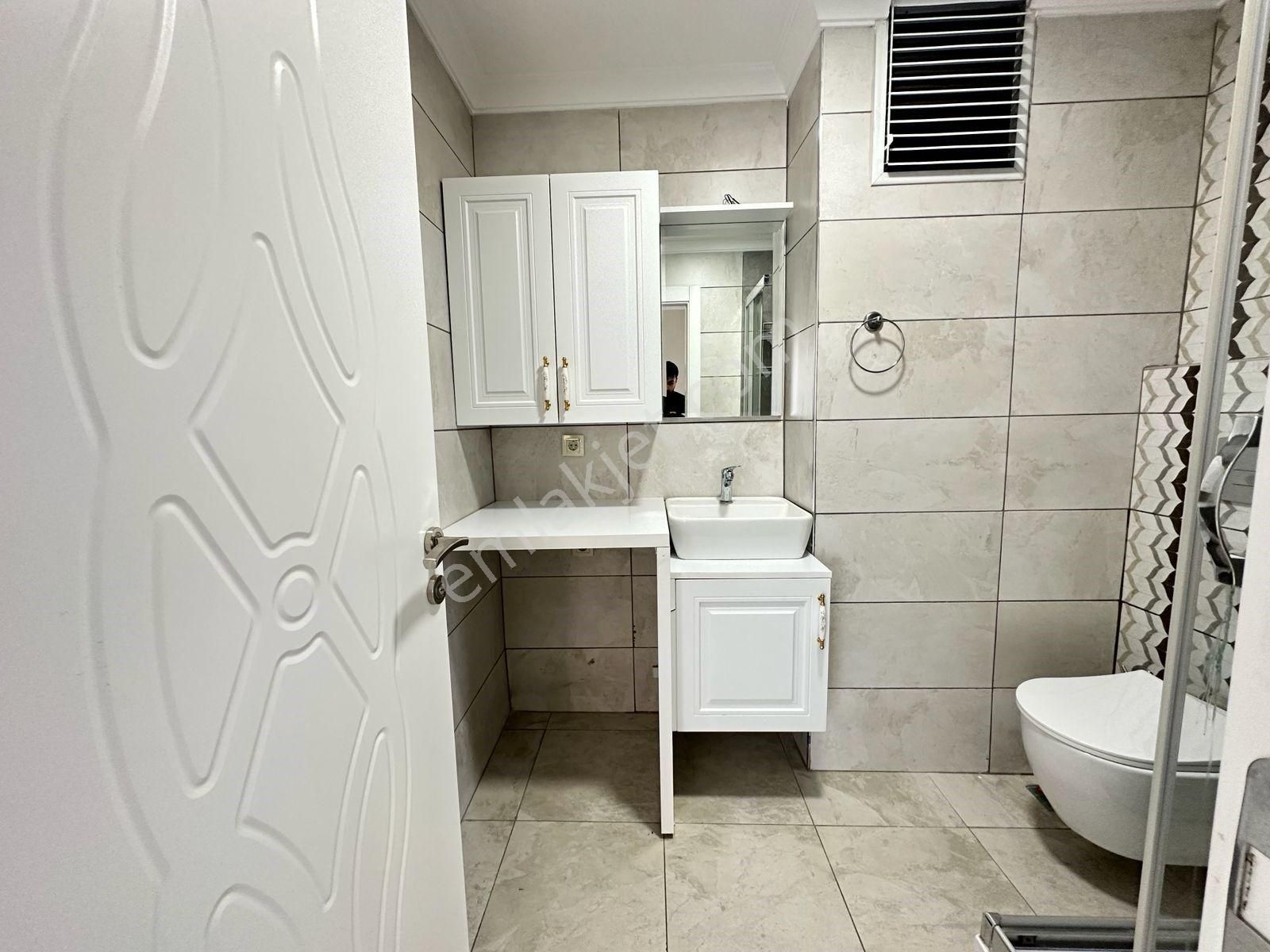 Poyraz'dan Kozyatağı'nda Yeni Binada Marmaraya Yakın 2+1 Satılık