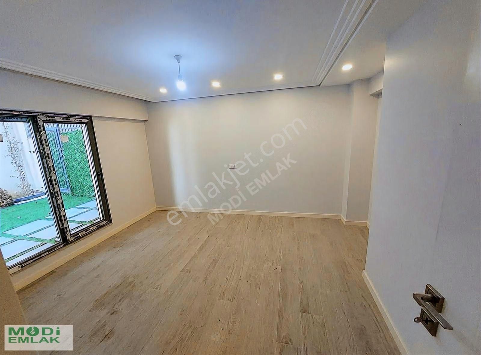 Üsküdar'da Sıfır, Bahçeli 2+1 Daire: 130m² Bahçe, Merkezi Konum - Görsel 3