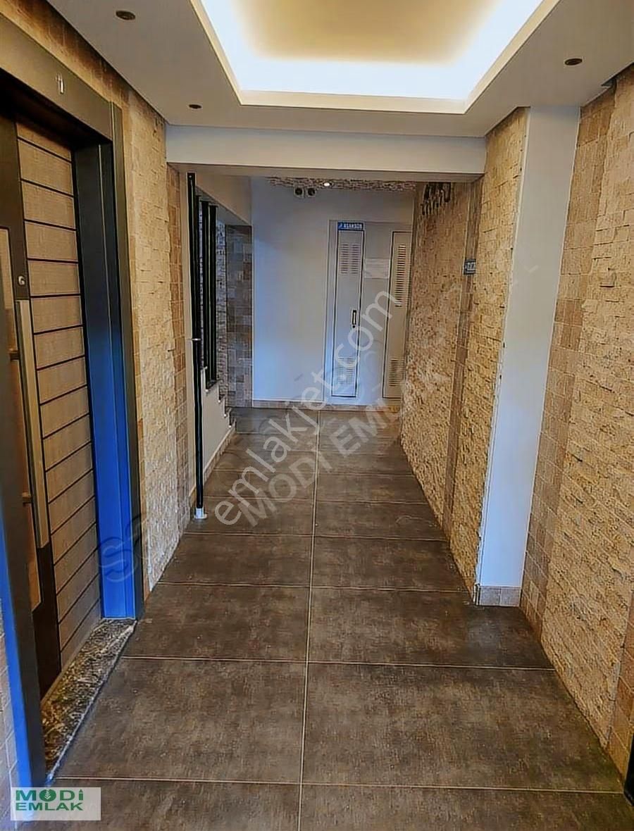 Üsküdar'da Sıfır, Bahçeli 2+1 Daire: 130m² Bahçe, Merkezi Konum - Görsel 9