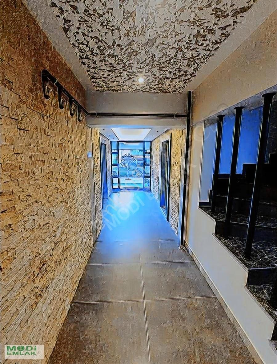 Üsküdar'da Sıfır, Bahçeli 2+1 Daire: 130m² Bahçe, Merkezi Konum - Görsel 18