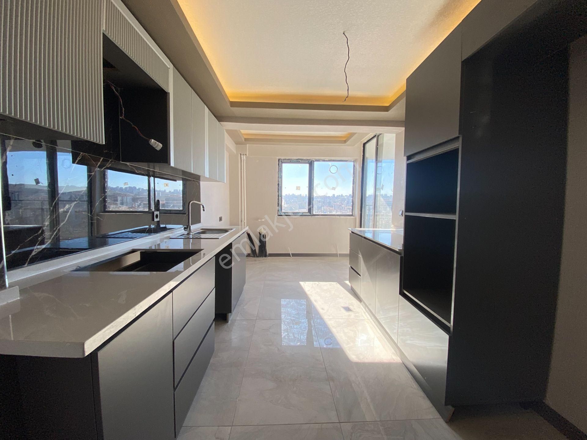 Gökçe Emlak'tan Sarayda Ultralüx Sitede 4+1 Loft Daire