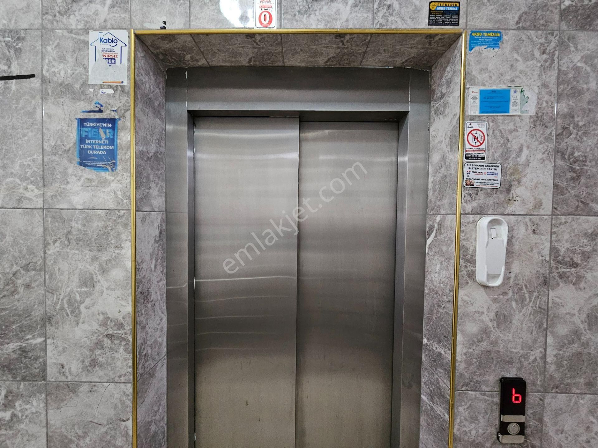 Selahaddin Eyyübi Mahallesinde Kapalı Otoparklı 3+1 Satılık Fırsat Daire - Görsel 35