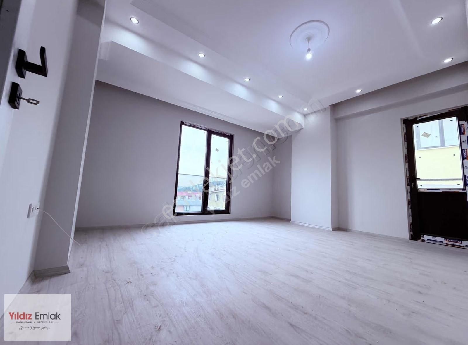 Tuzla Caddesi Yakını 2+1 Önü Açık K.otoparklı Satılık Ara Kat