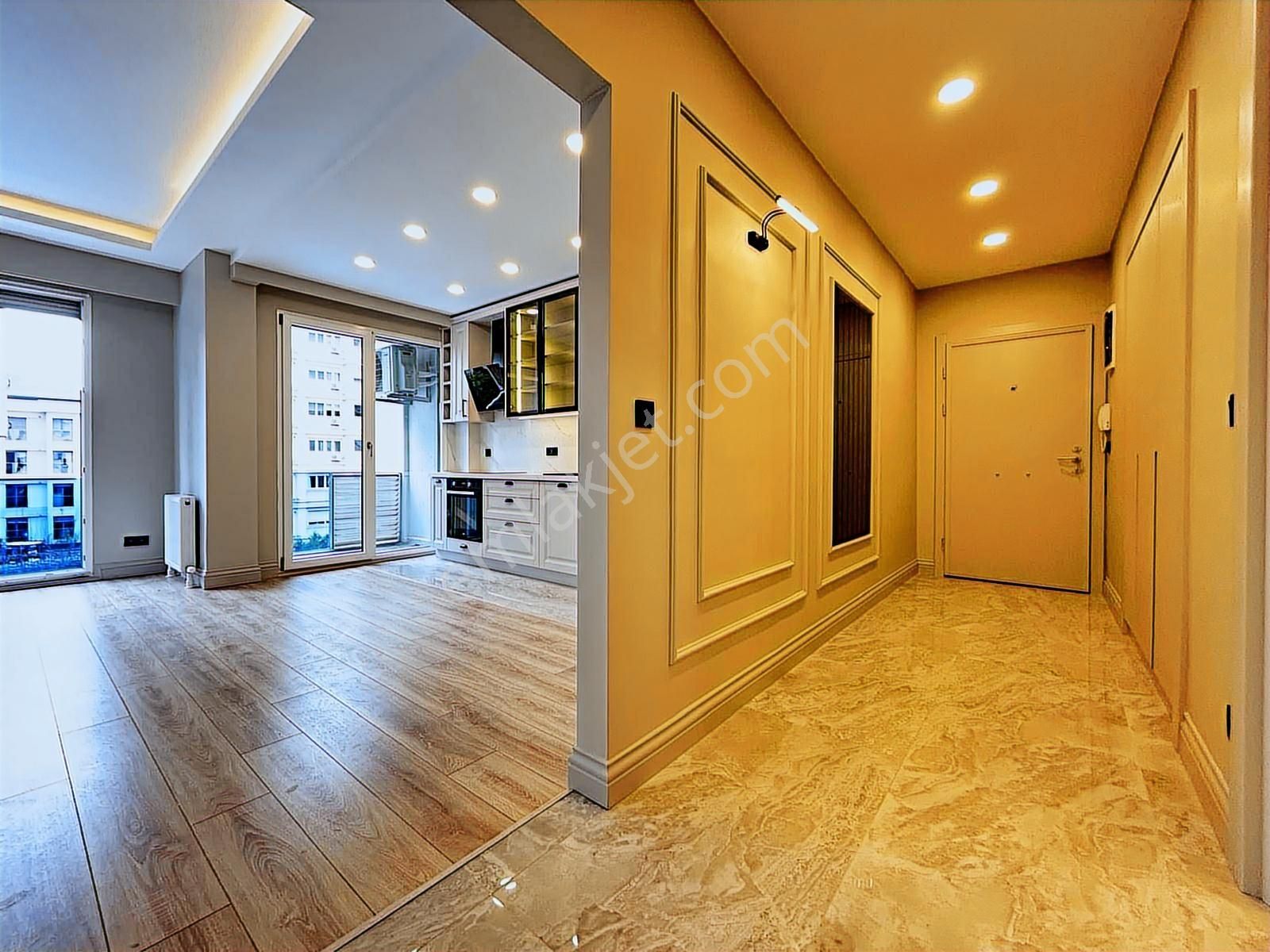 Suadiye Sahil'de 7/24 Güvenlikli Havuzlu Balkonlu Net 80m2 2+1 - Görsel 28