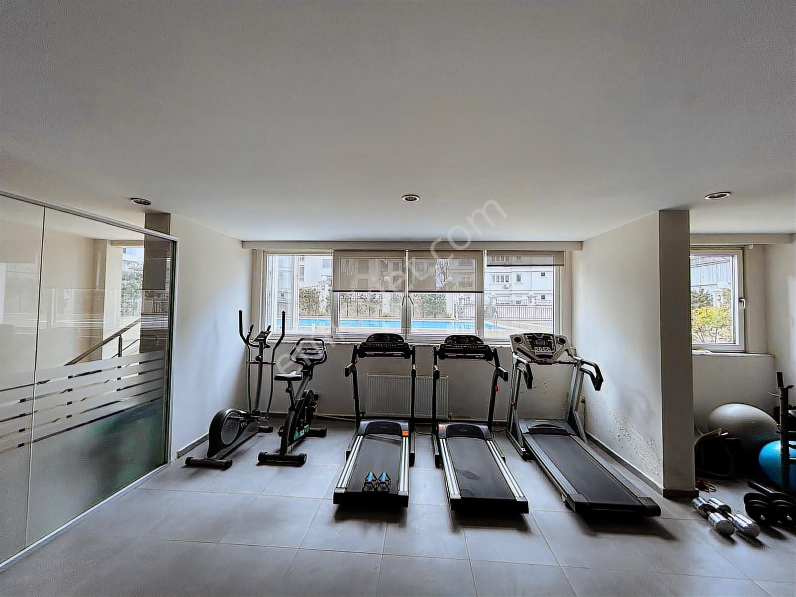 Suadiye Sahil'de 7/24 Güvenlikli Havuzlu Balkonlu Net 80m2 2+1 - Görsel 10