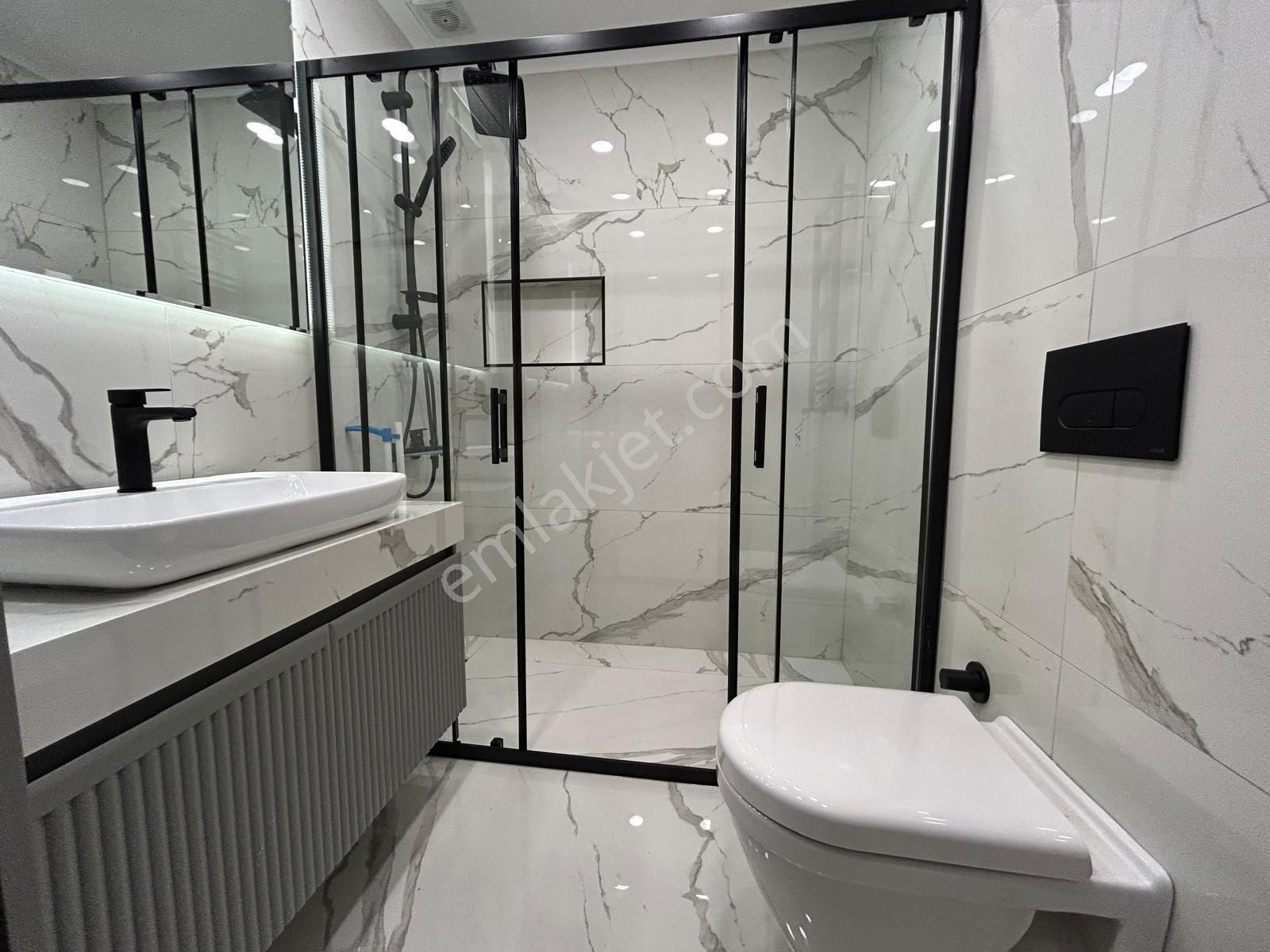 Suadiye Sahil'de 7/24 Güvenlikli Havuzlu Balkonlu Net 80m2 2+1 - Görsel 11