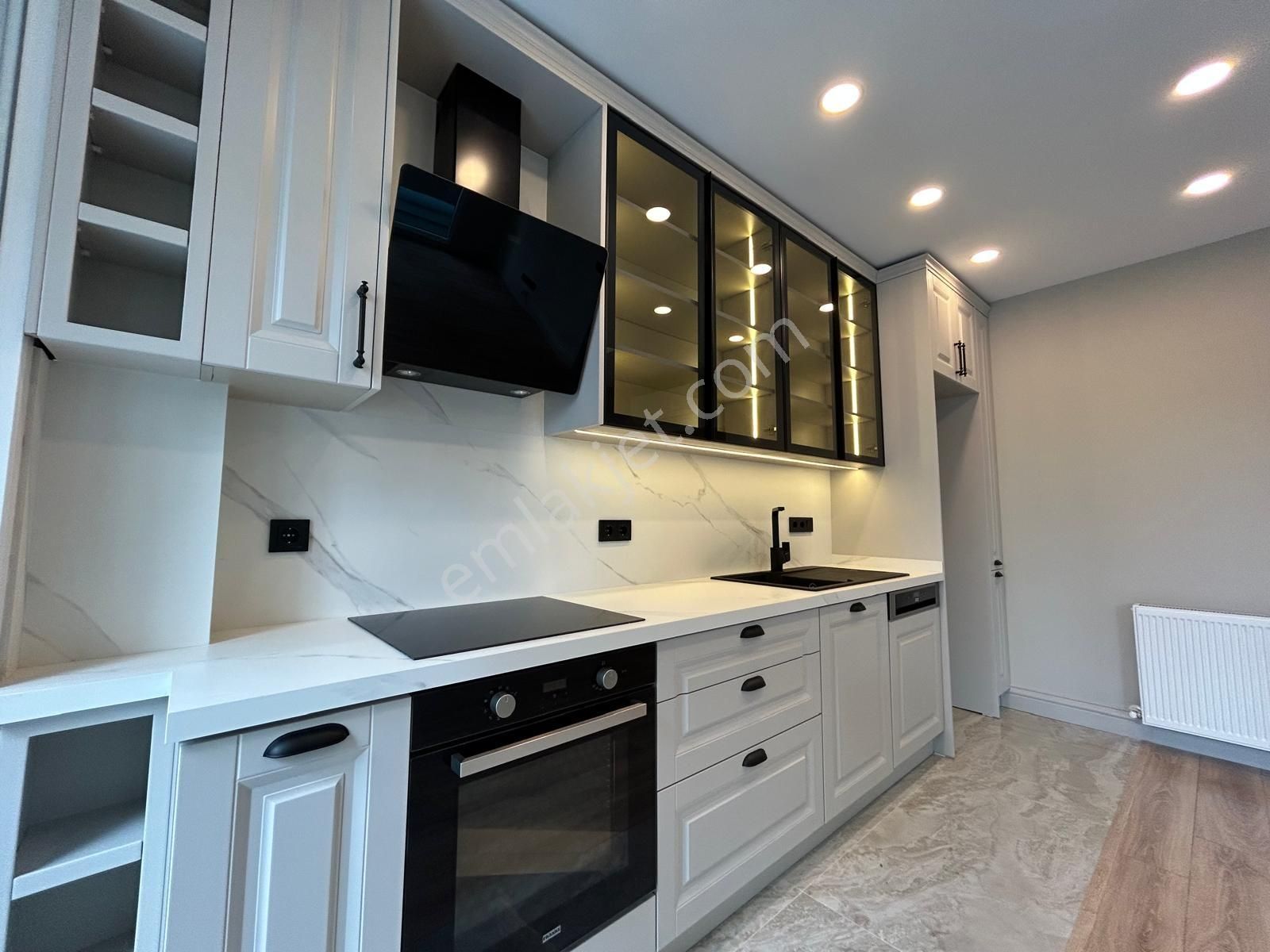 Suadiye Sahil'de 7/24 Güvenlikli Havuzlu Balkonlu Net 80m2 2+1 - Görsel 25