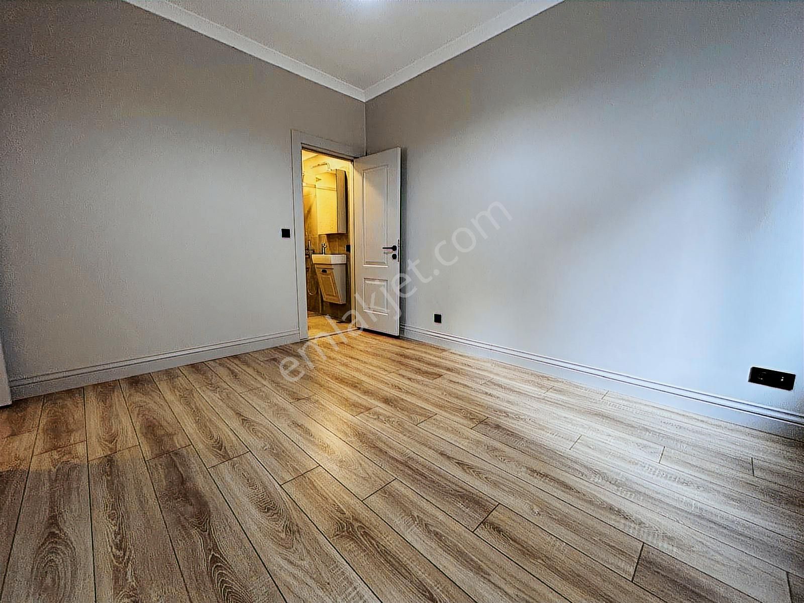 Suadiye Sahil'de 7/24 Güvenlikli Havuzlu Balkonlu Net 80m2 2+1 - Görsel 30