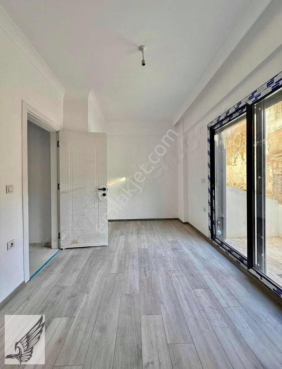 Hıdırlık Mahallesinde 2 Katlı Şirin Binada Bahçe Kullanımlı 1+1 - Görsel 17