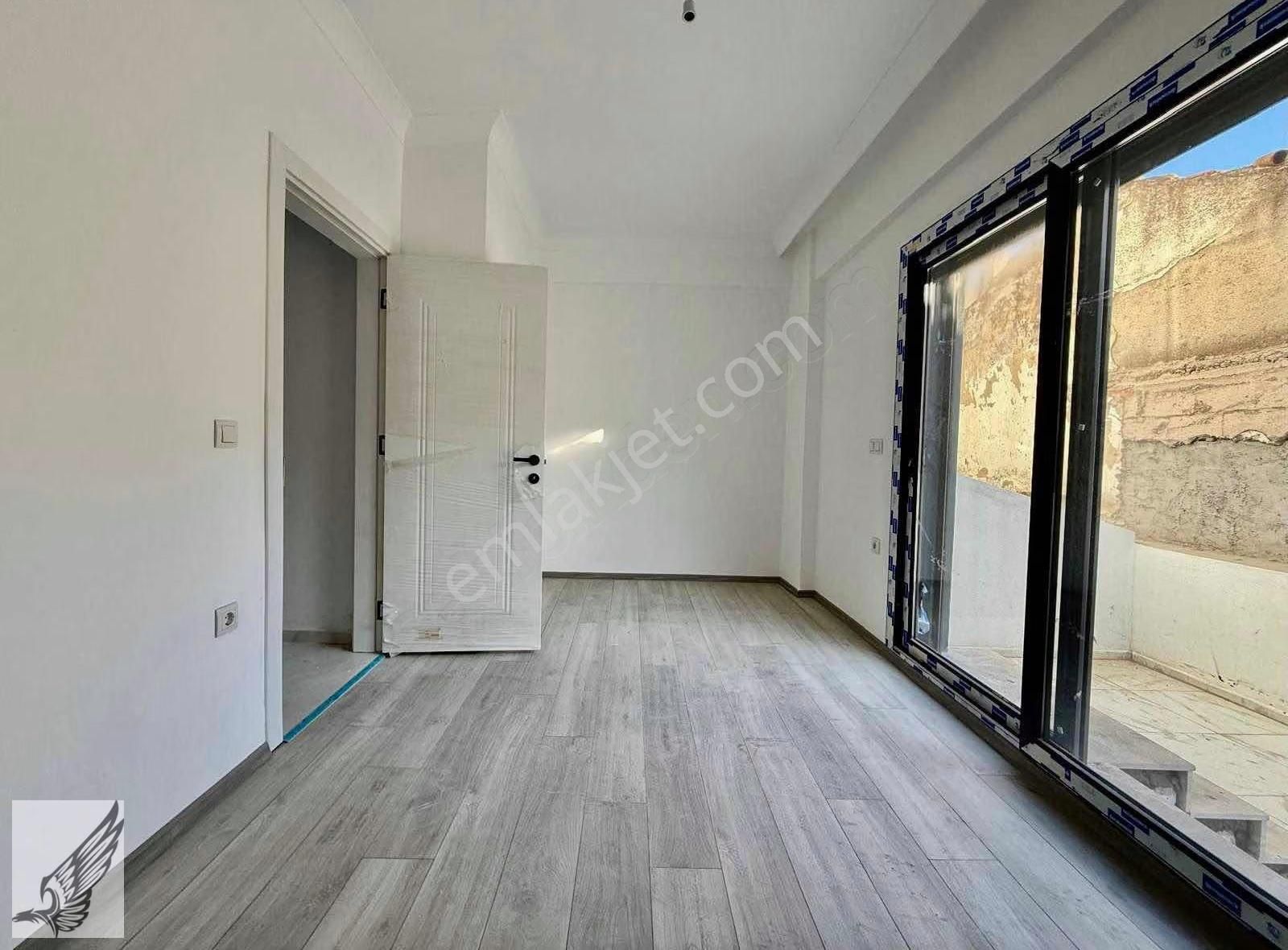 Hıdırlık Mahallesinde 2 Katlı Şirin Binada Bahçe Kullanımlı 1+1 - Görsel 8