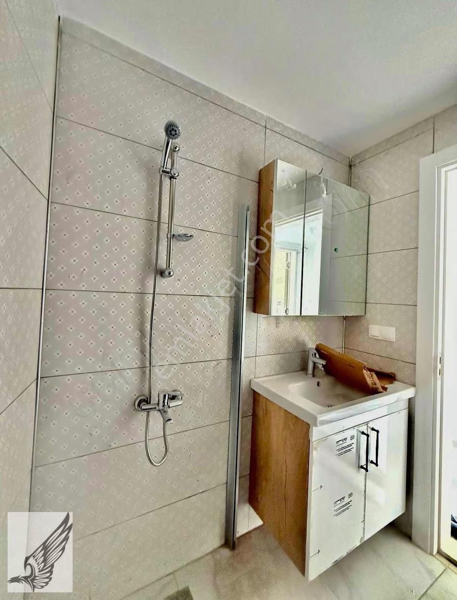 Hıdırlık Mahallesinde 2 Katlı Şirin Binada Bahçe Kullanımlı 1+1 - Görsel 2