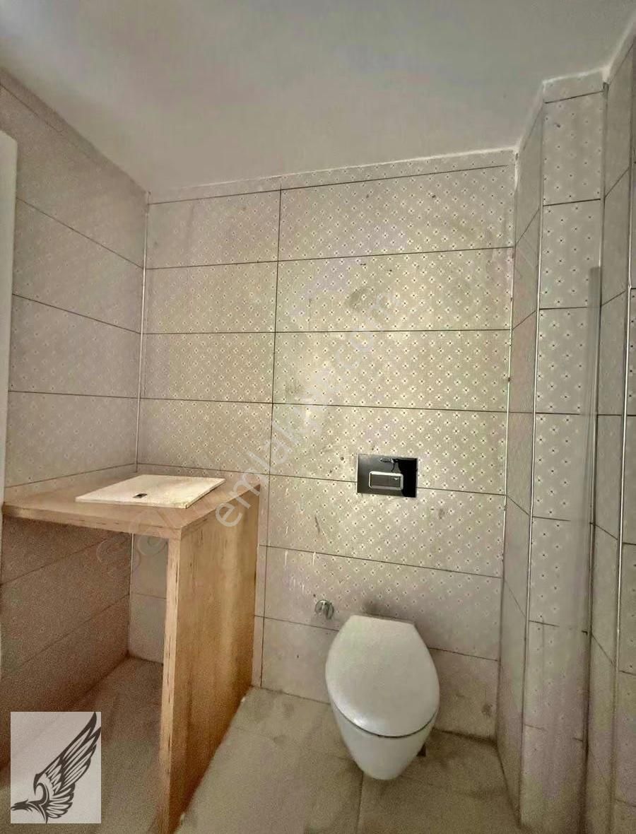 Hıdırlık Mahallesinde 2 Katlı Şirin Binada Bahçe Kullanımlı 1+1 - Görsel 3