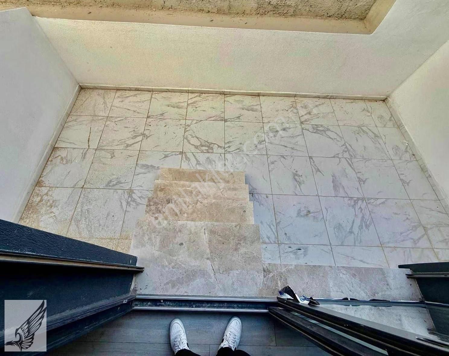 Hıdırlık Mahallesinde 2 Katlı Şirin Binada Bahçe Kullanımlı 1+1 - Görsel 19