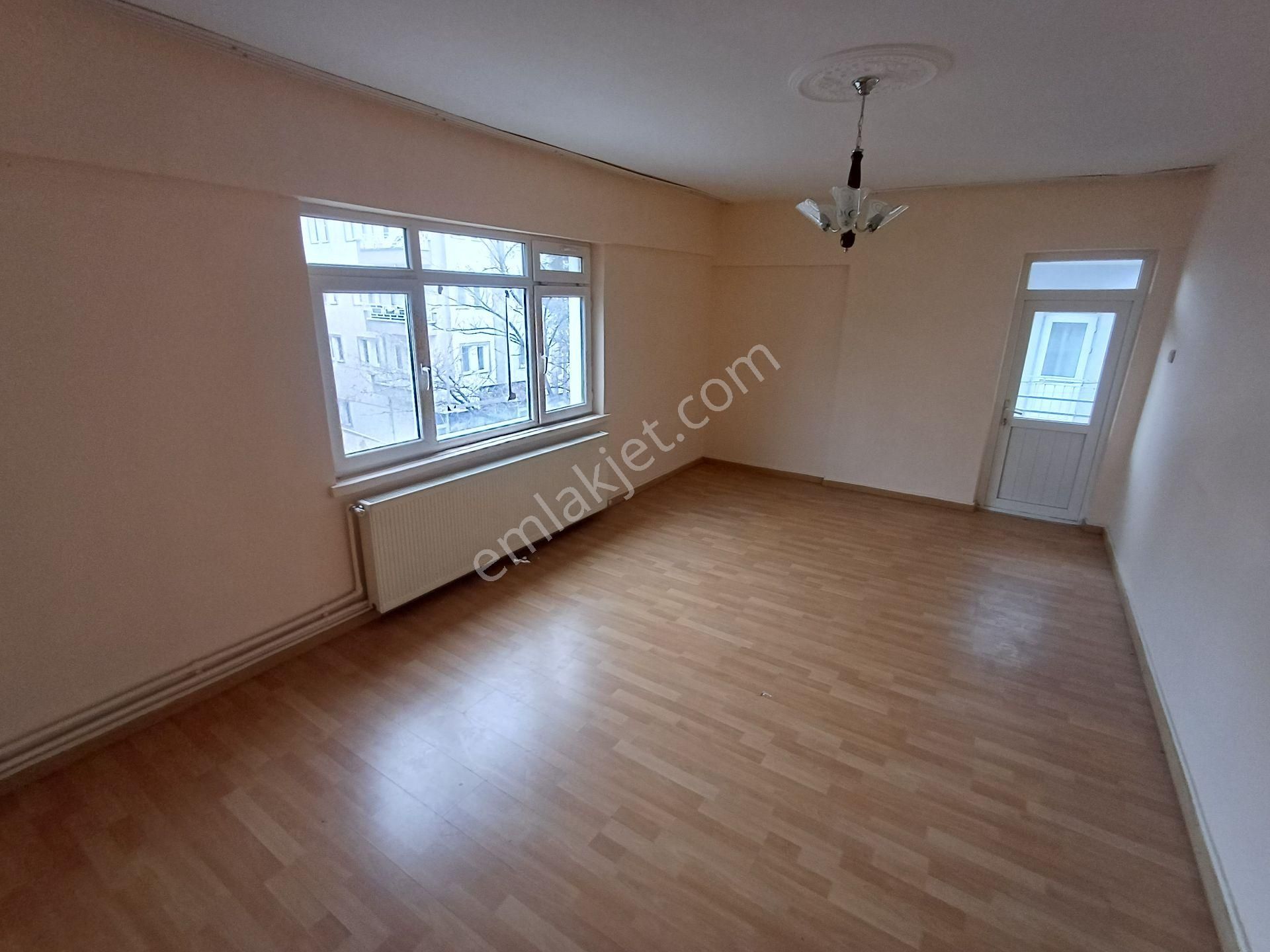 Sincan Tandoğan Mahallesinde Salon Bağımsız Satılık 3+1 Daire - Görsel 2