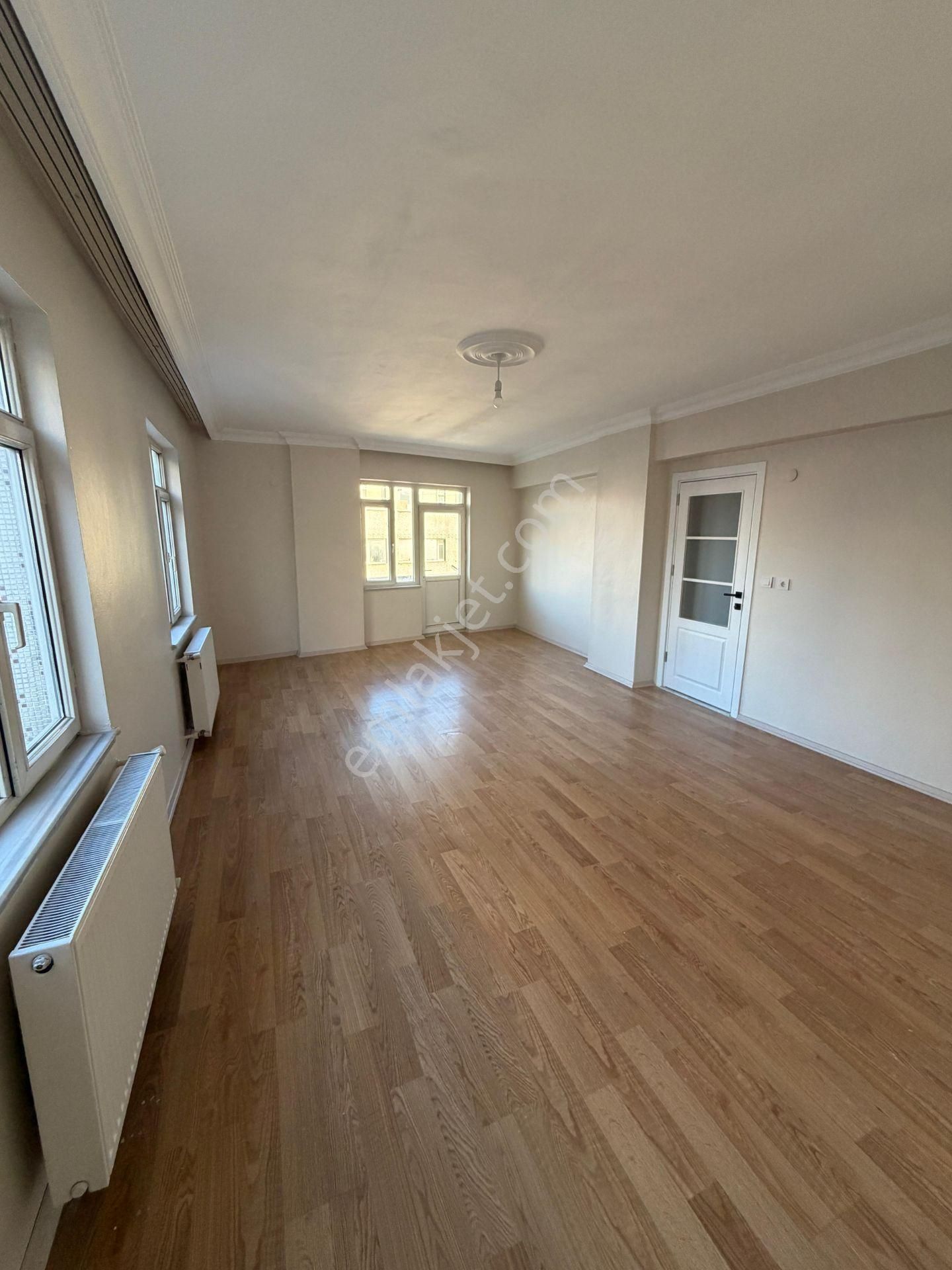 Aydın İnş.uğurmumcu Mah 3+1 120m2 3.kat Hasheki Hastane Yürüme Mesafesi Asansörlü