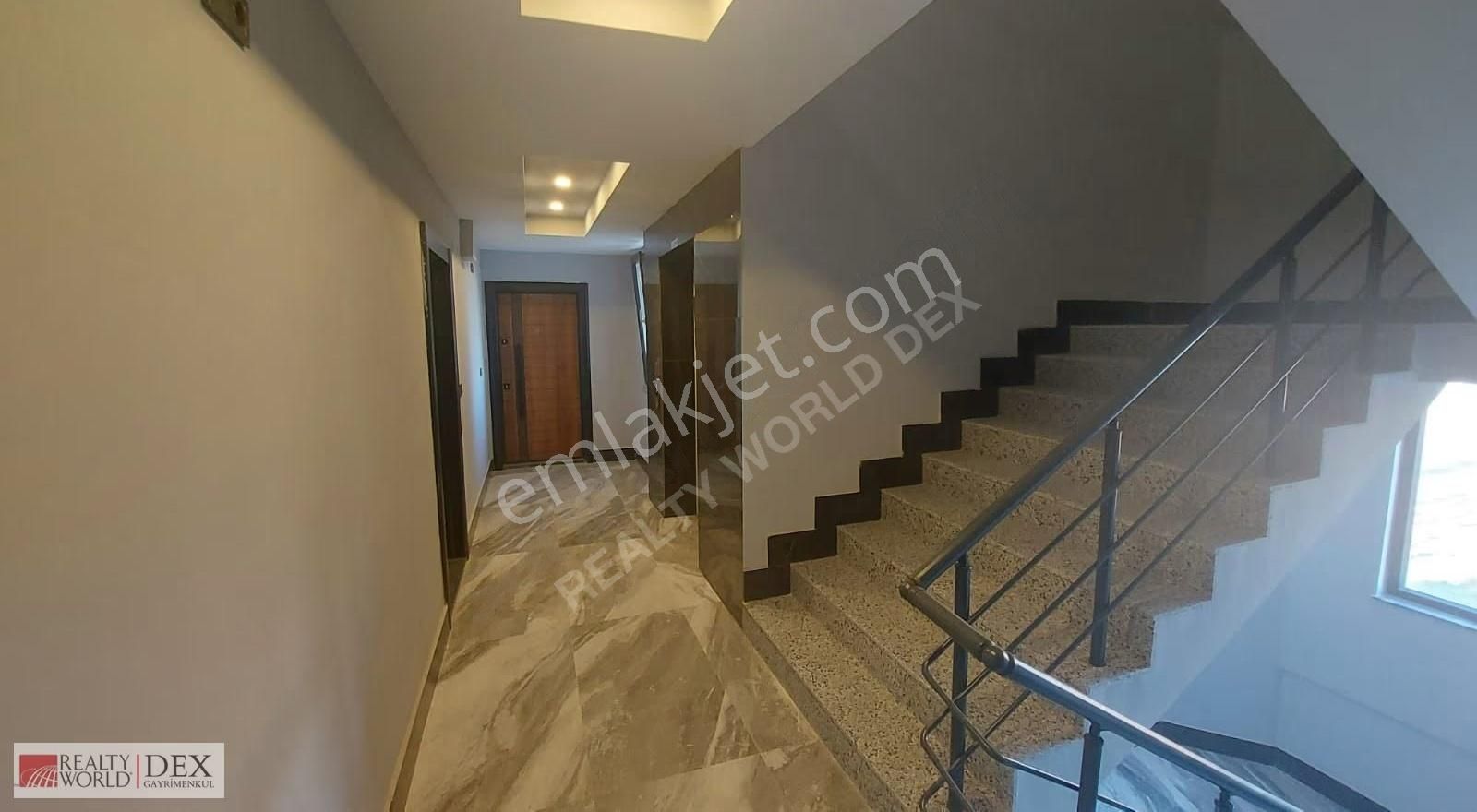 Altıntaşta Sıfır Satılık 1+1 Havuzlu Site,güvenlik,spor Salon - Görsel 17