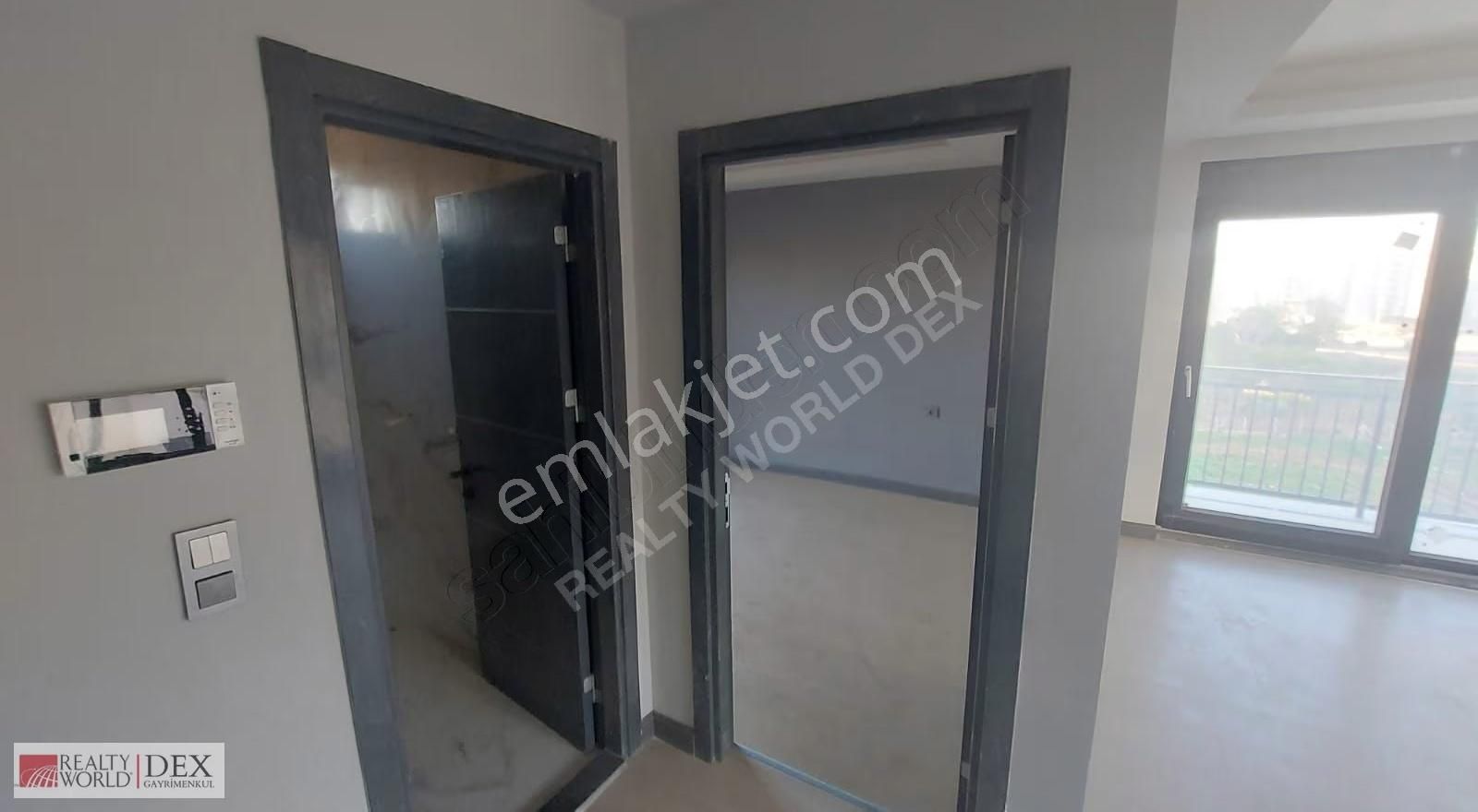 Altıntaşta Sıfır Satılık 1+1 Havuzlu Site,güvenlik,spor Salon - Görsel 24