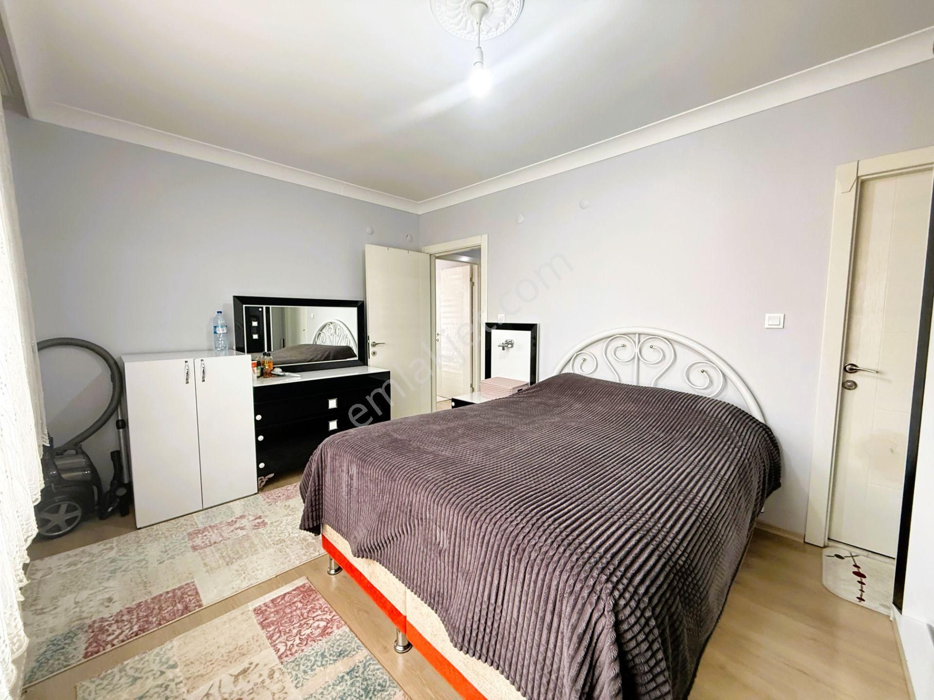 Gökçe Emlak'tan Haftanın Fırsatı Ara Kat Güney Cephe 3+1 Daire - Görsel 17