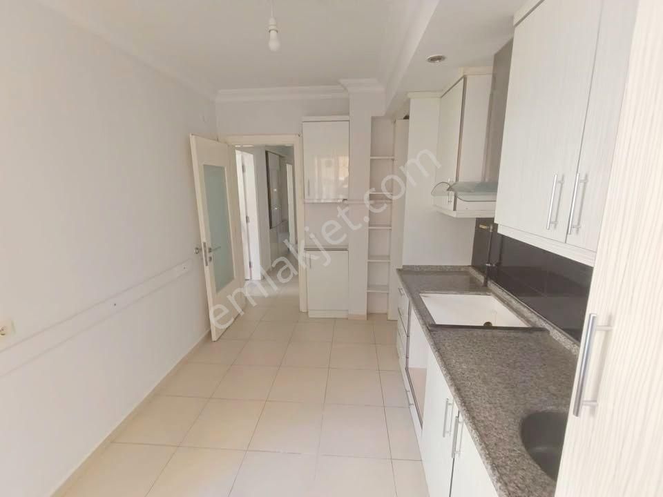 Ender Uysal Gayrimenkulden Değirmenönü Mahallesin De Satılık Arakat Balkonlu Daire.... - Görsel 3