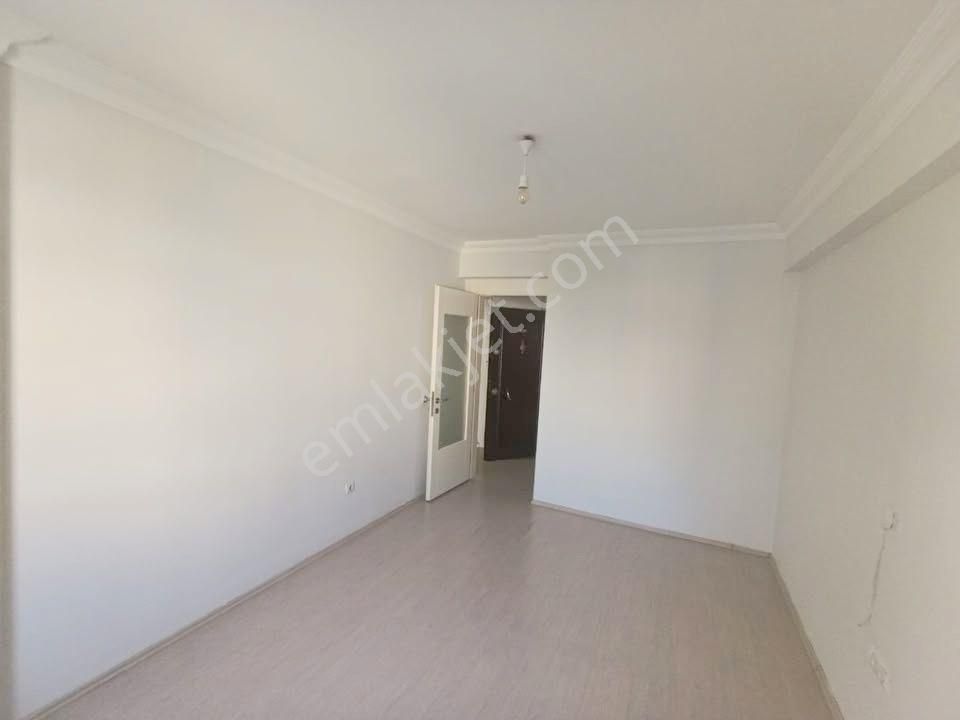 Ender Uysal Gayrimenkulden Değirmenönü Mahallesin De Satılık Arakat Balkonlu Daire.... - Görsel 7