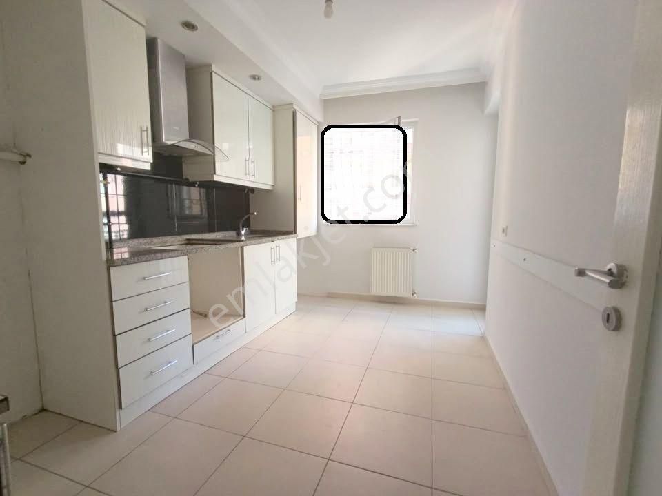 Ender Uysal Gayrimenkulden Değirmenönü Mahallesin De Satılık Arakat Balkonlu Daire.... - Görsel 2