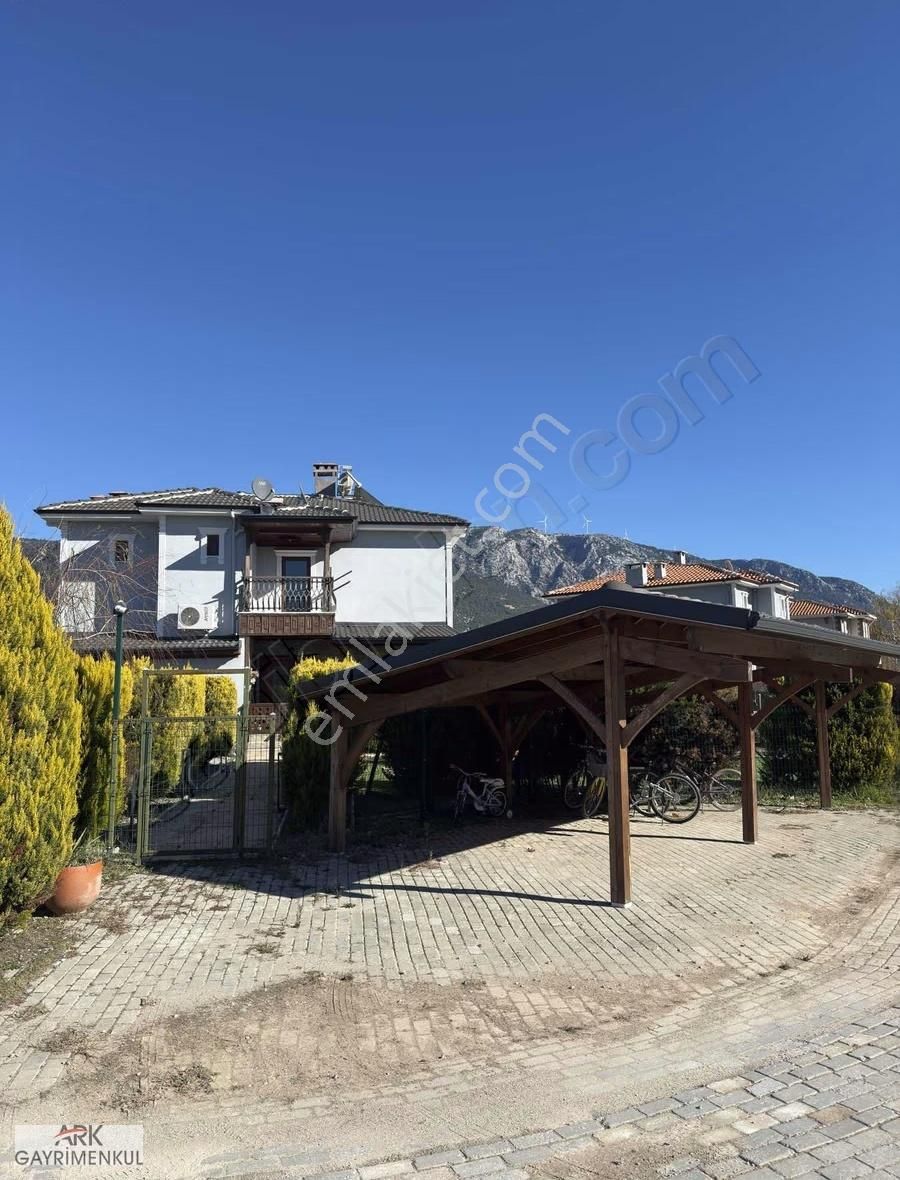 Lüks Sitede Havuzlu Lüks Eşyalı 1.000m2 Arsa'da Satılık Villa ! - Görsel 9