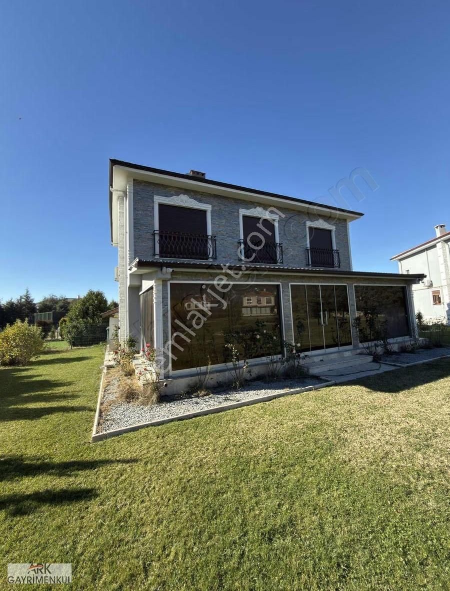 Lüks Sitede Havuzlu Lüks Eşyalı 1.000m2 Arsa'da Satılık Villa ! - Görsel 18