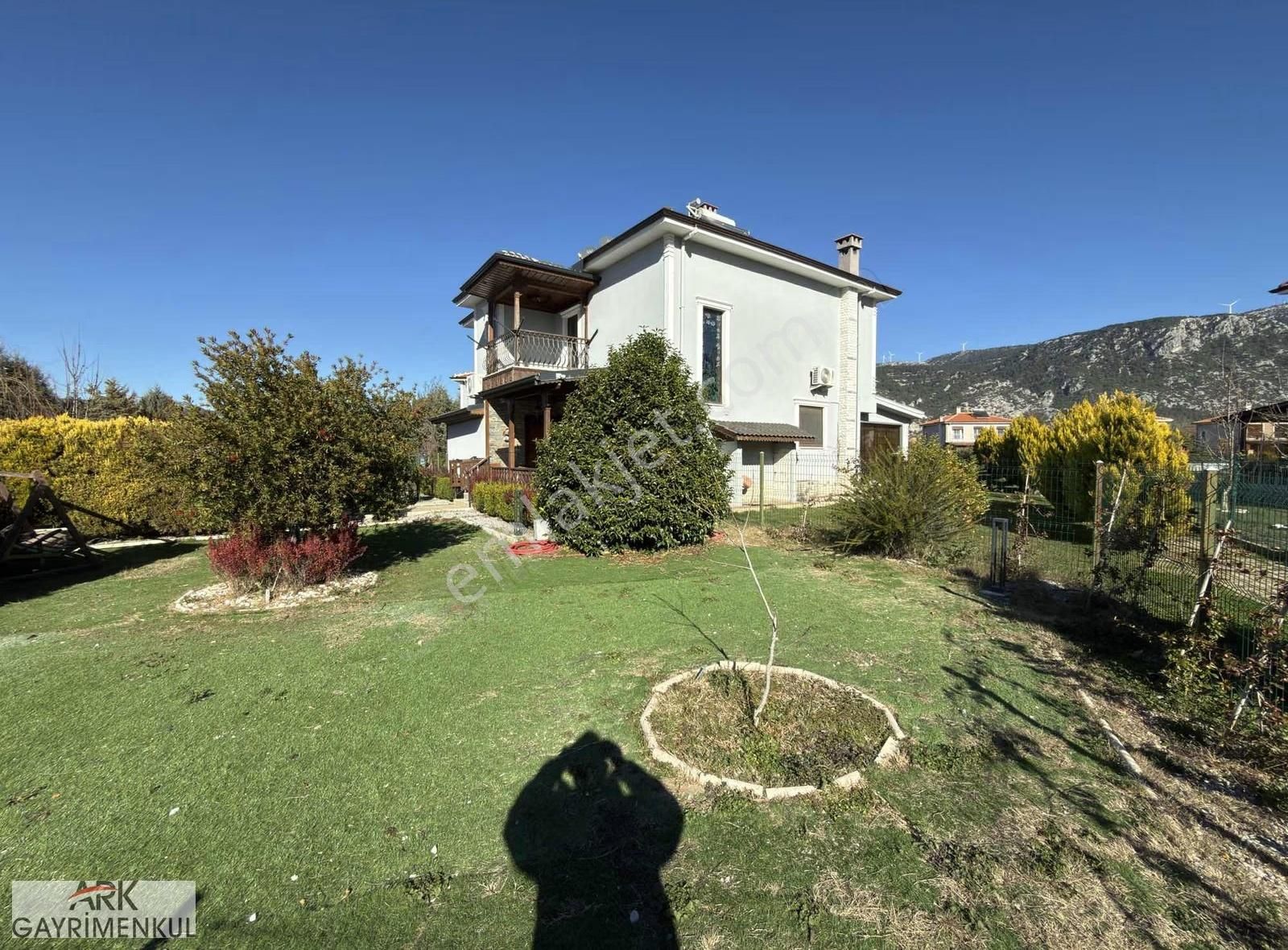 Lüks Sitede Havuzlu Lüks Eşyalı 1.000m2 Arsa'da Satılık Villa ! - Görsel 2