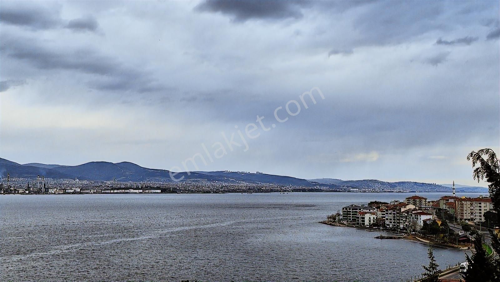 Halıdere De Deniz Manzaralı Asansörlü 2+1 Eşyalı Satılık Daire - Görsel 28