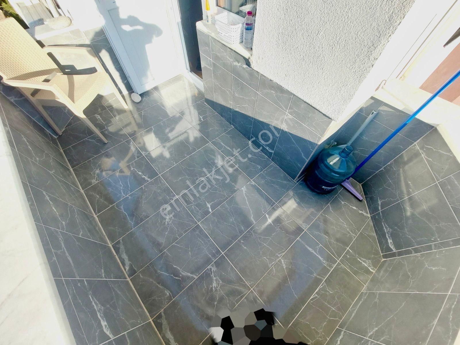 ꧁ay Emlaktan꧂akçay'da İçi Komple Yapılı Kombili Denize 300 M Ayrı Mutfak Ön Cephe Satılık 2+1 Daire - Görsel 4