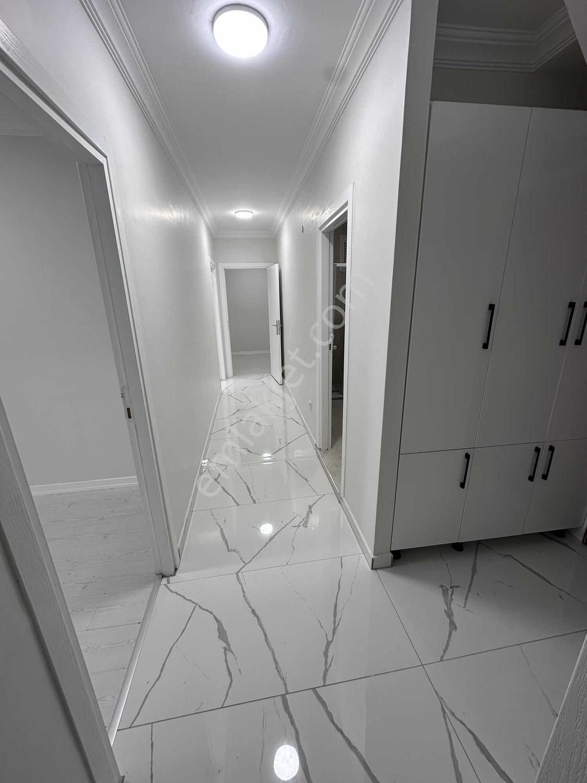 Hürriyet Mahallesi Cemilbengü Caddesi Sonu Manzaralı Satılık 3+1 - Görsel 15