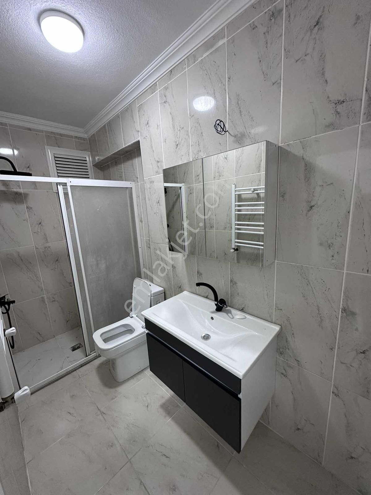 Hürriyet Mahallesi Cemilbengü Caddesi Sonu Manzaralı Satılık 3+1 - Görsel 8