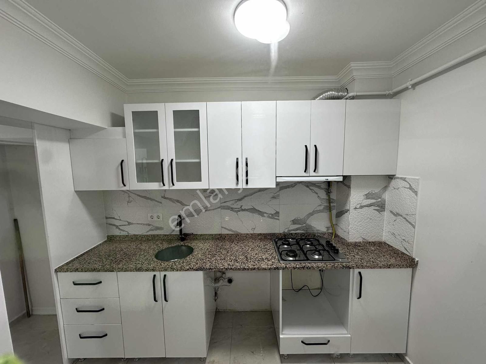 Hürriyet Mahallesi Cemilbengü Caddesi Sonu Manzaralı Satılık 3+1 - Görsel 6