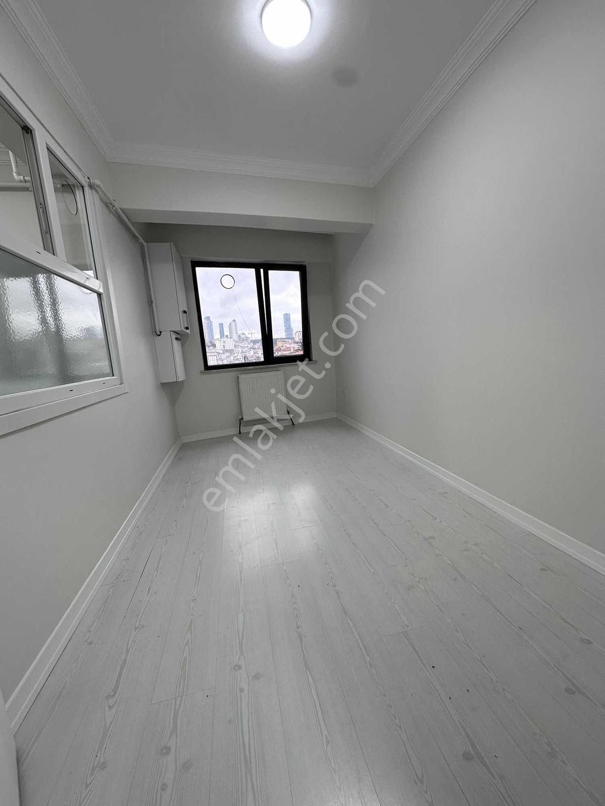 Hürriyet Mahallesi Cemilbengü Caddesi Sonu Manzaralı Satılık 3+1 - Görsel 17