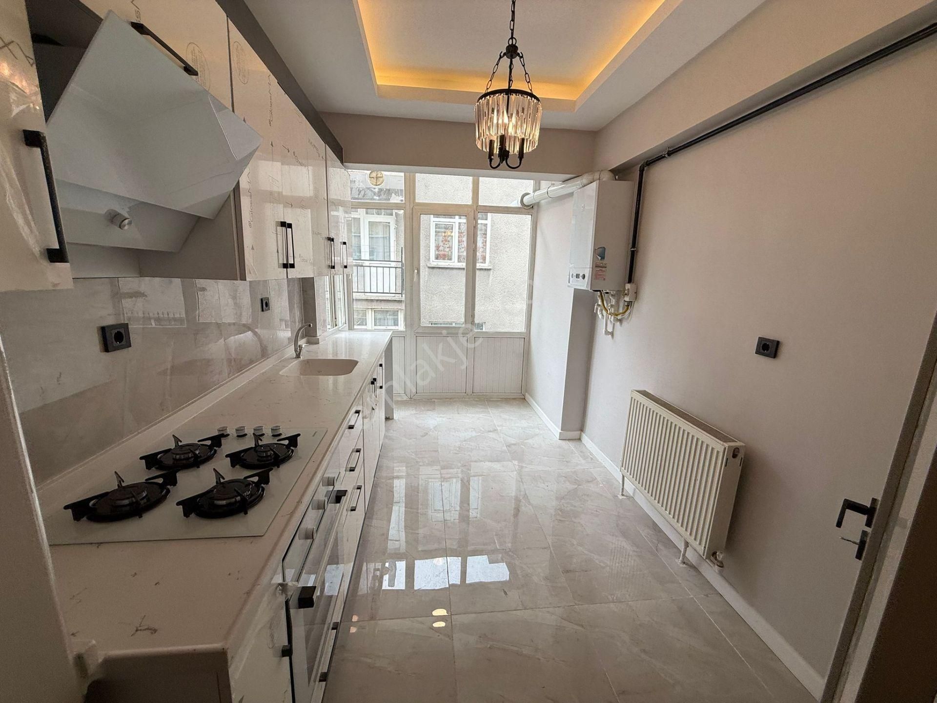 Bilgen Vatan'dan Çekirge Caddesi'nde 3+1 Orta Kat Megalüks Yapılı Masrafsız Bağımsız Salon Daire