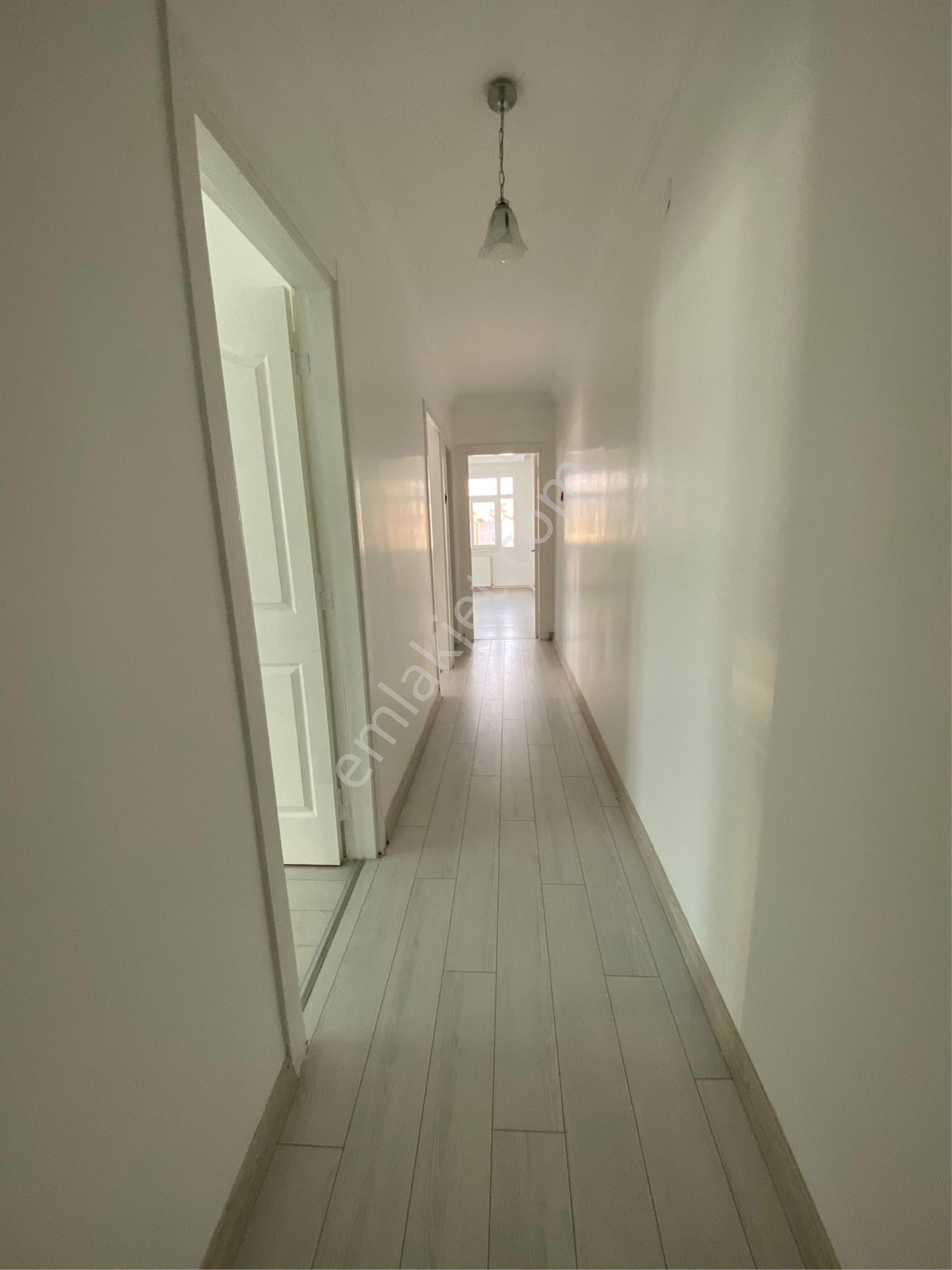 Güzelyalı Mh Bulvar Üzerinde Merkezi Konumda 3+1 Geniş Kiralık Daire - Görsel 11