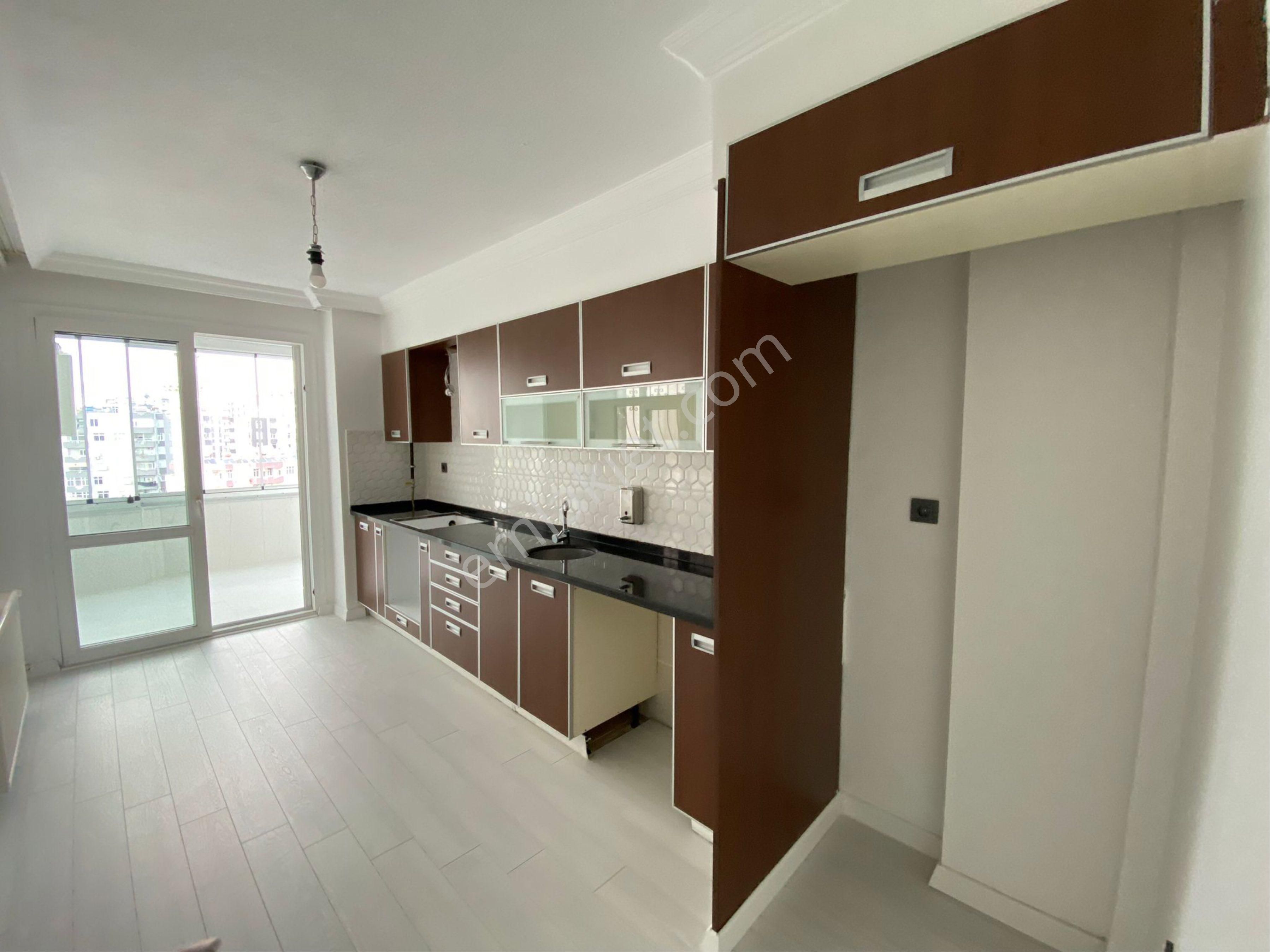 Güzelyalı Mh Bulvar Üzerinde Merkezi Konumda 3+1 Geniş Kiralık Daire