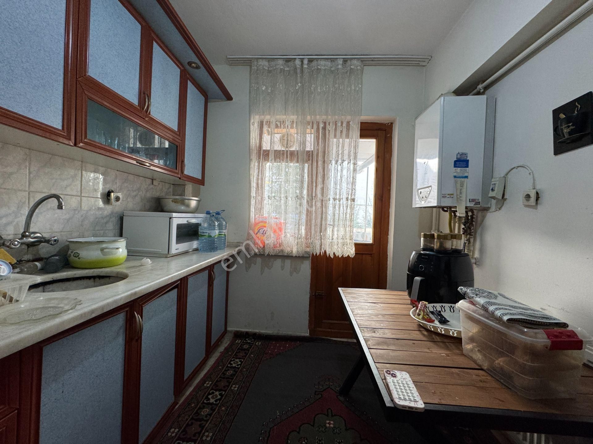 Kalecik Emlak'tan Fatih Mah. Merkezde, Kilerli 2+1 Yüksek Giriş