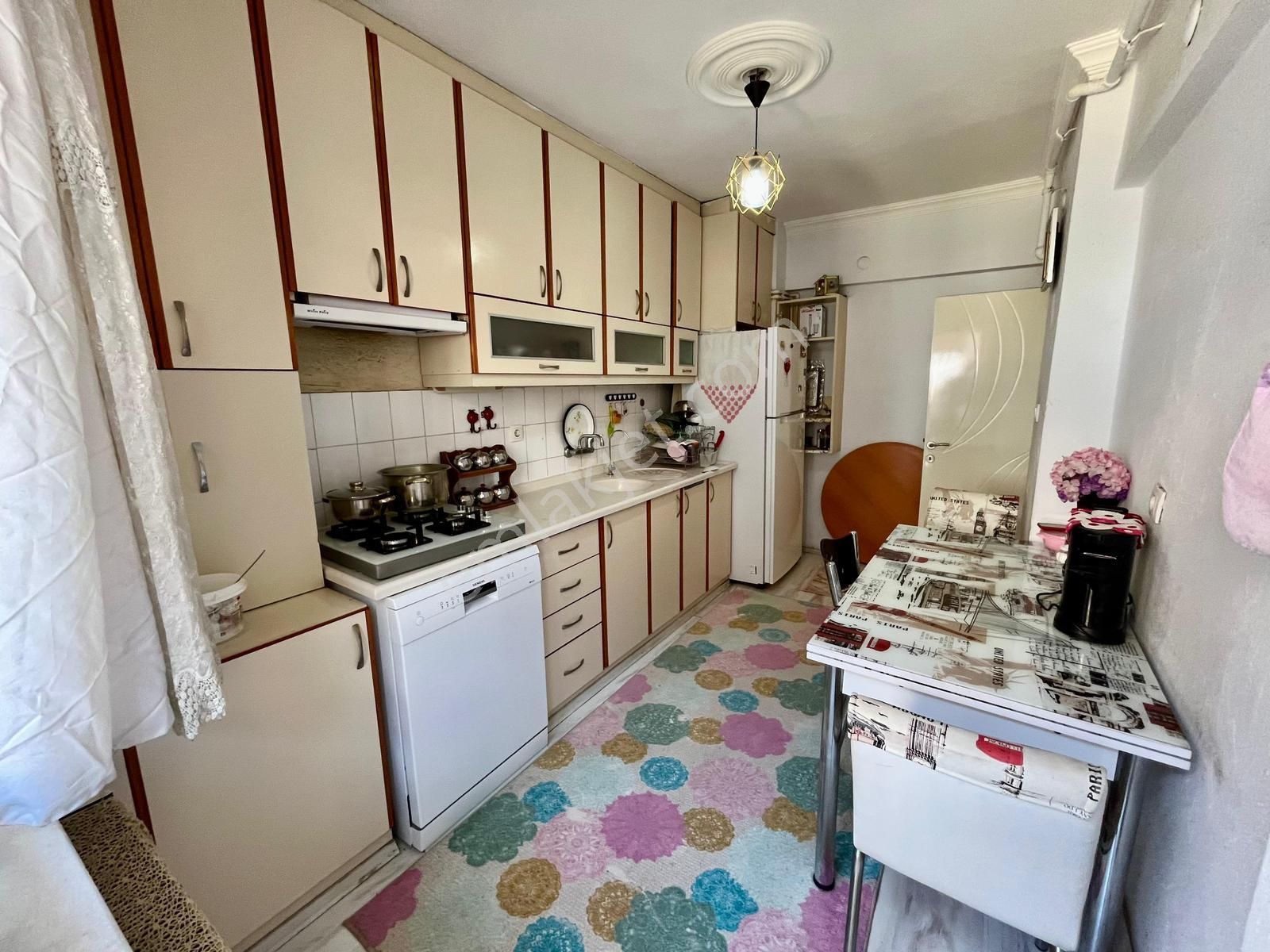 Ender Uysal Gayrimenkulden Değirmenönün De Satılık 2+1 Fırsat Daire..