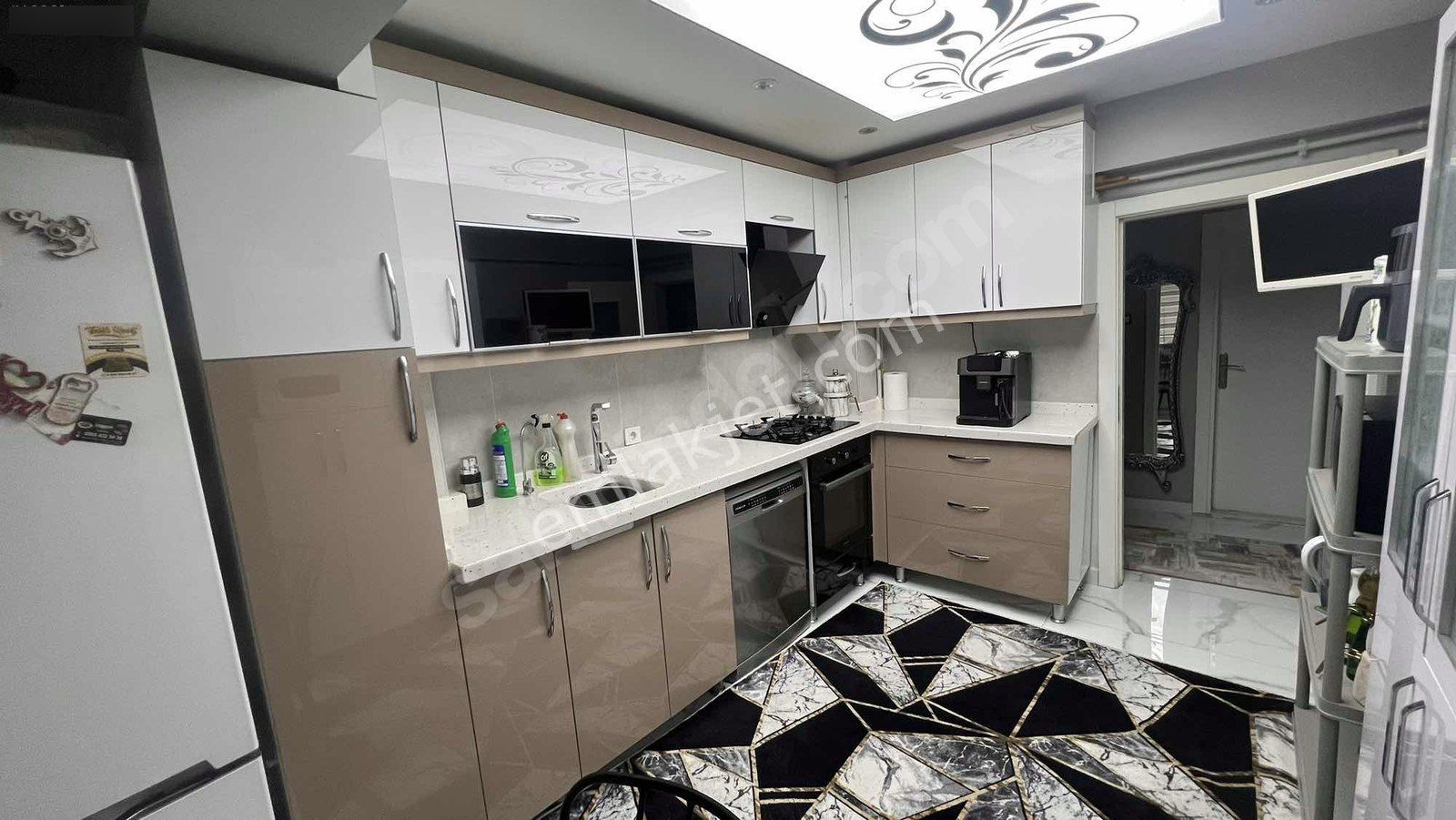 Tandoğan Mh'de 3+1 Ara Katta Geniş M2'li Full+full Dairee!!!