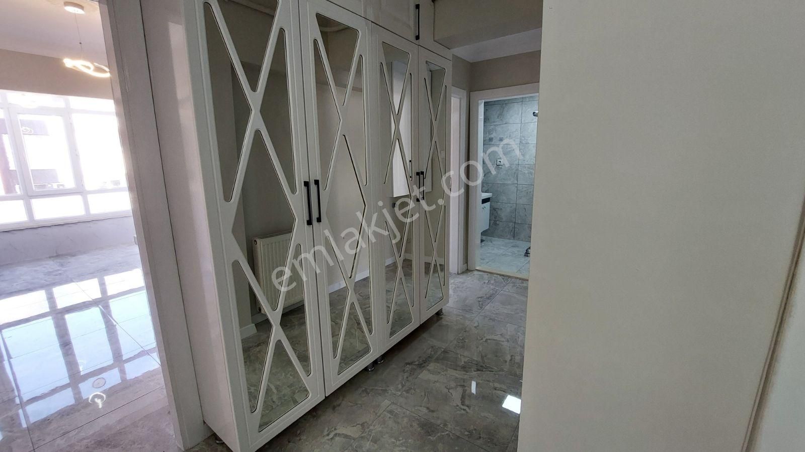 Elvan Mahallesinde 1544 Cadde Üzeri Ful+ful Yapılı 1.kat 3+1 Dai - Görsel 8