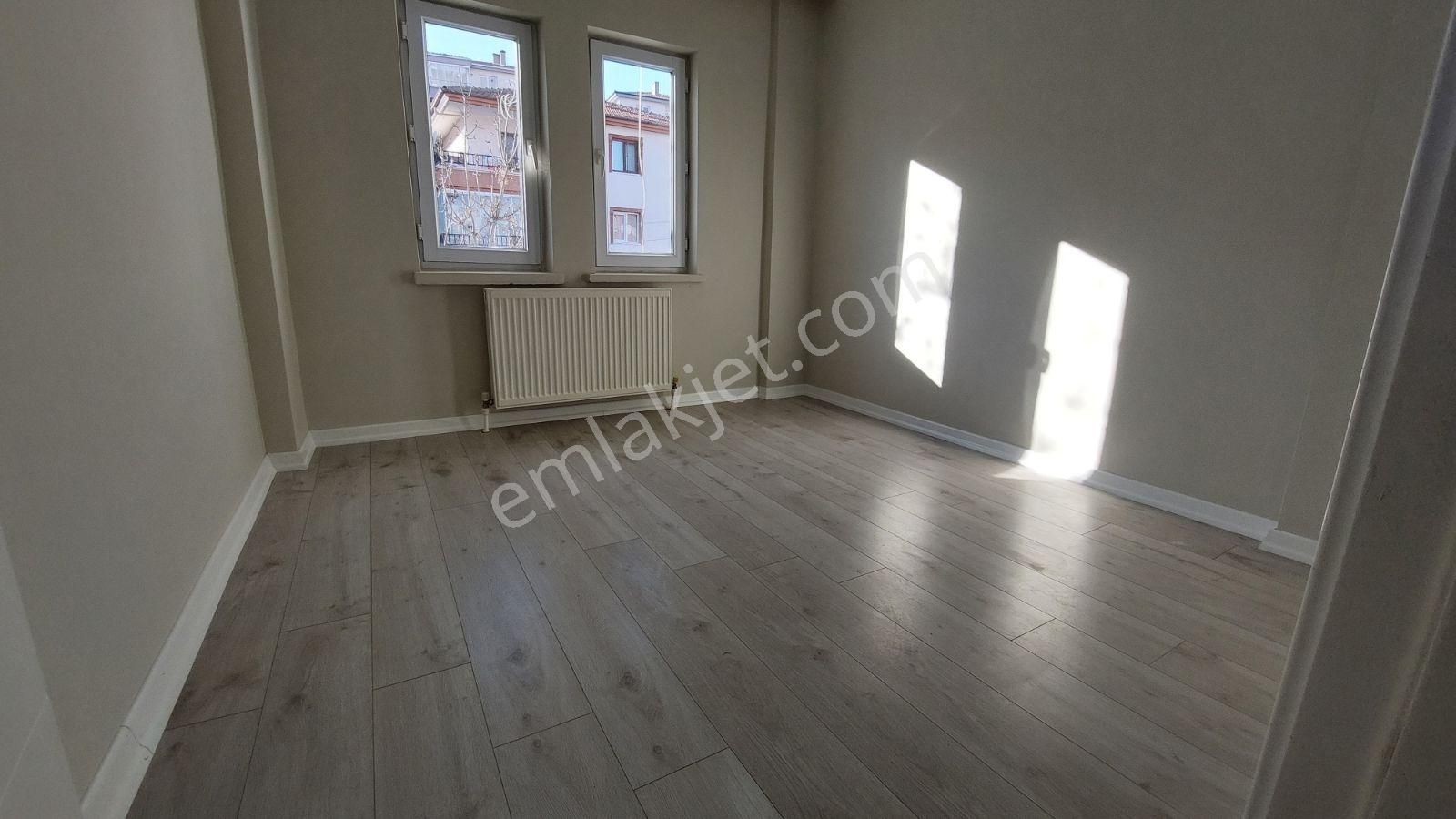 Elvan Mahallesinde 1544 Cadde Üzeri Ful+ful Yapılı 1.kat 3+1 Dai - Görsel 6