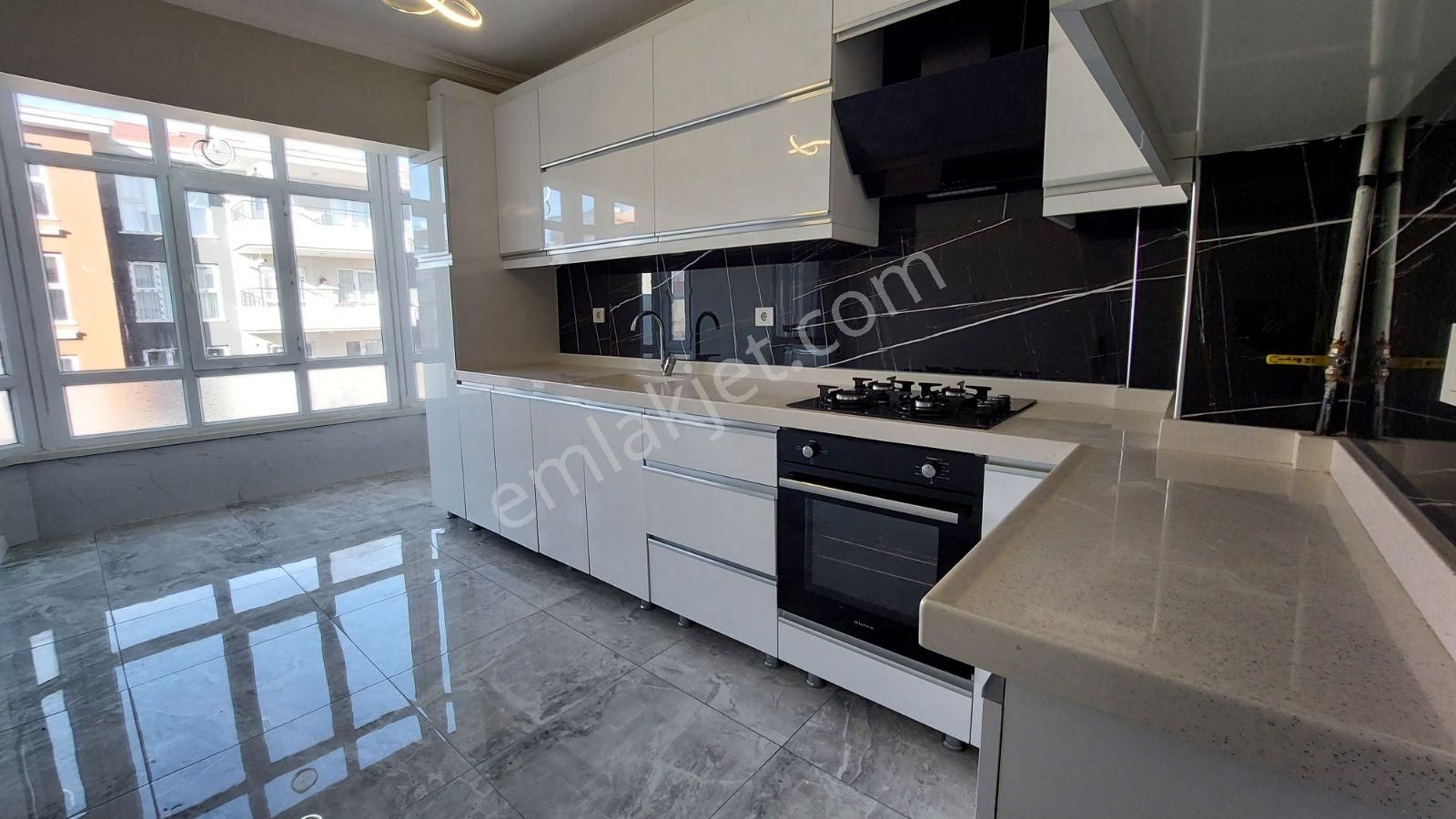 Elvan Mahallesinde 1544 Cadde Üzeri Ful+ful Yapılı 1.kat 3+1 Dai - Görsel 2