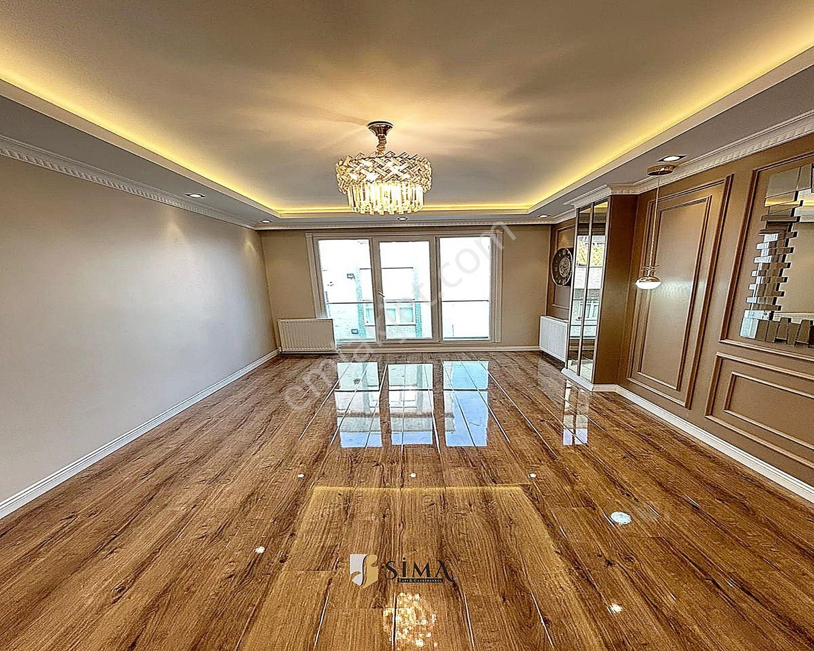 Metrobüse Ve Ana Caddeye Yakın Full Dekorlu 2+1 Balkonlu Satılık Daire